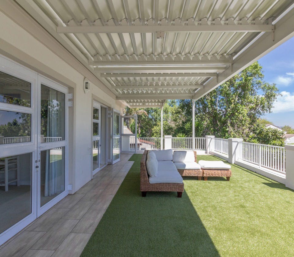 Adjustable Louvre Awnings